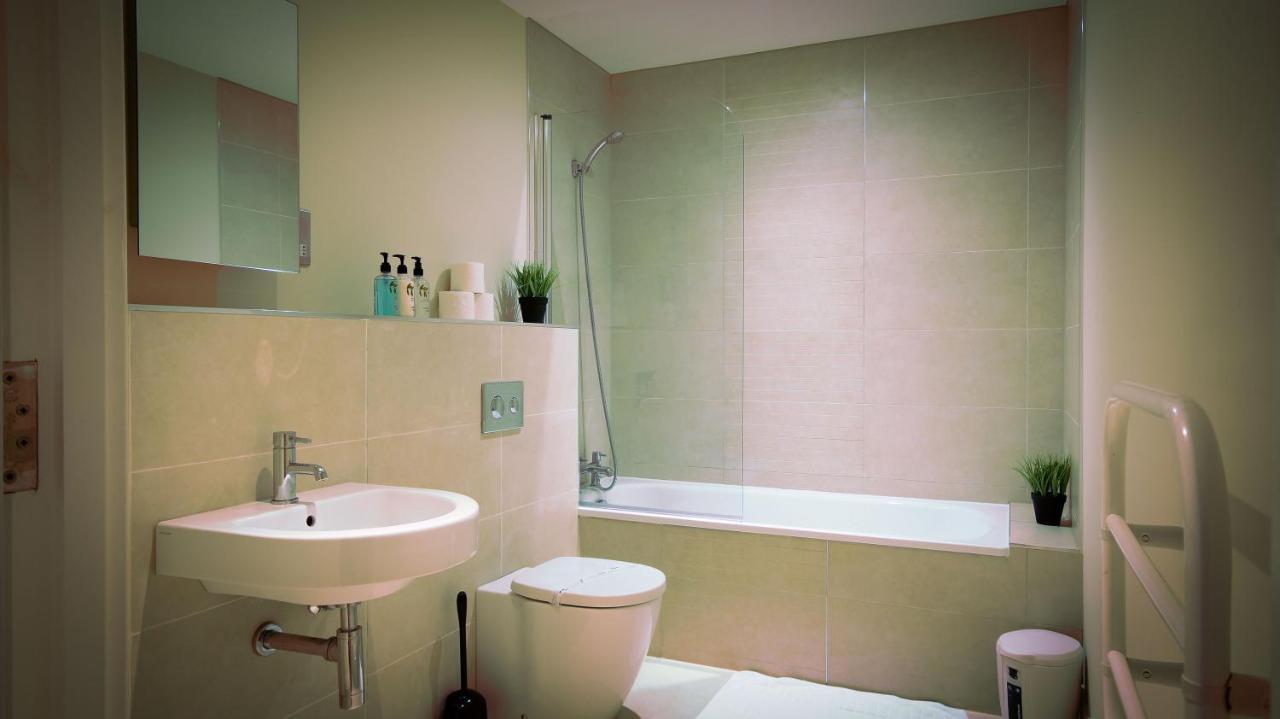 Superb City Center 1 Or 2 Bedroom Apts King Bed Southampton Extérieur photo