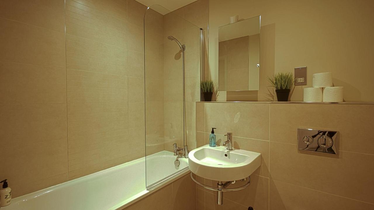 Superb City Center 1 Or 2 Bedroom Apts King Bed Southampton Extérieur photo