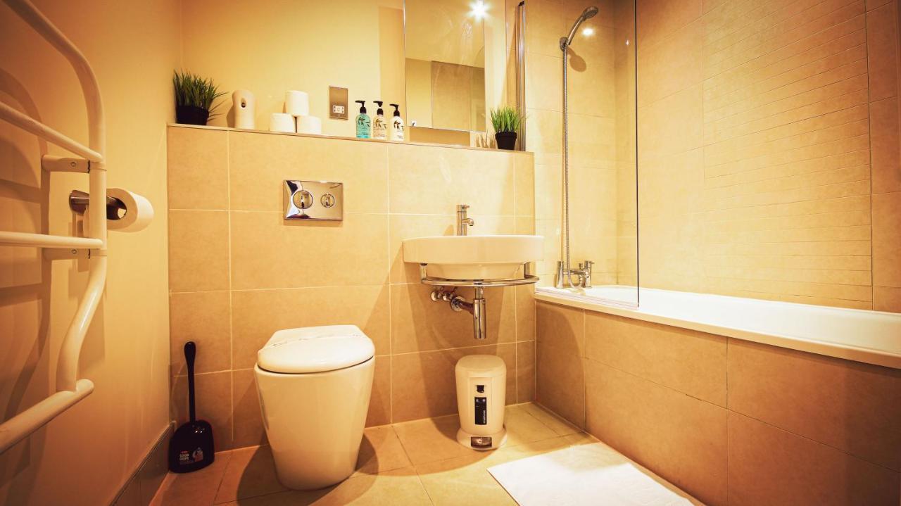 Superb City Center 1 Or 2 Bedroom Apts King Bed Southampton Extérieur photo