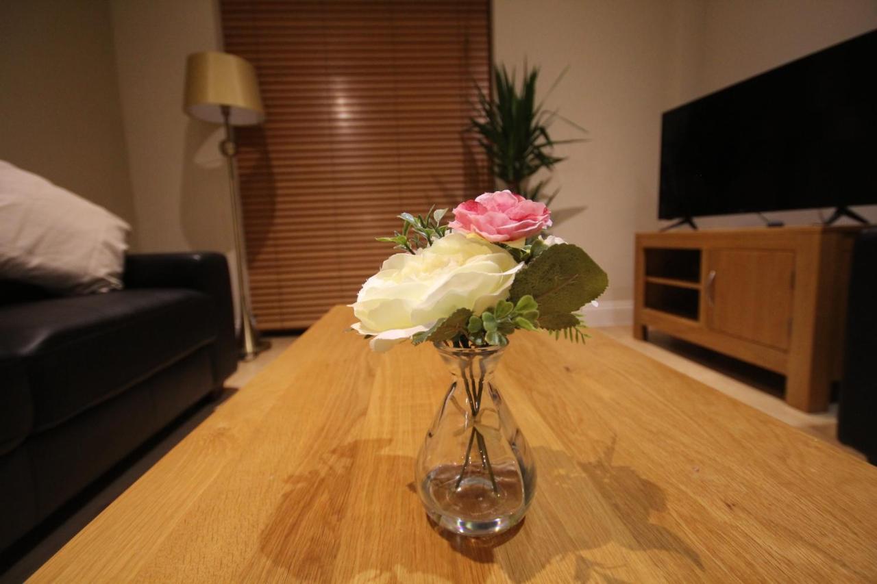 Superb City Center 1 Or 2 Bedroom Apts King Bed Southampton Extérieur photo